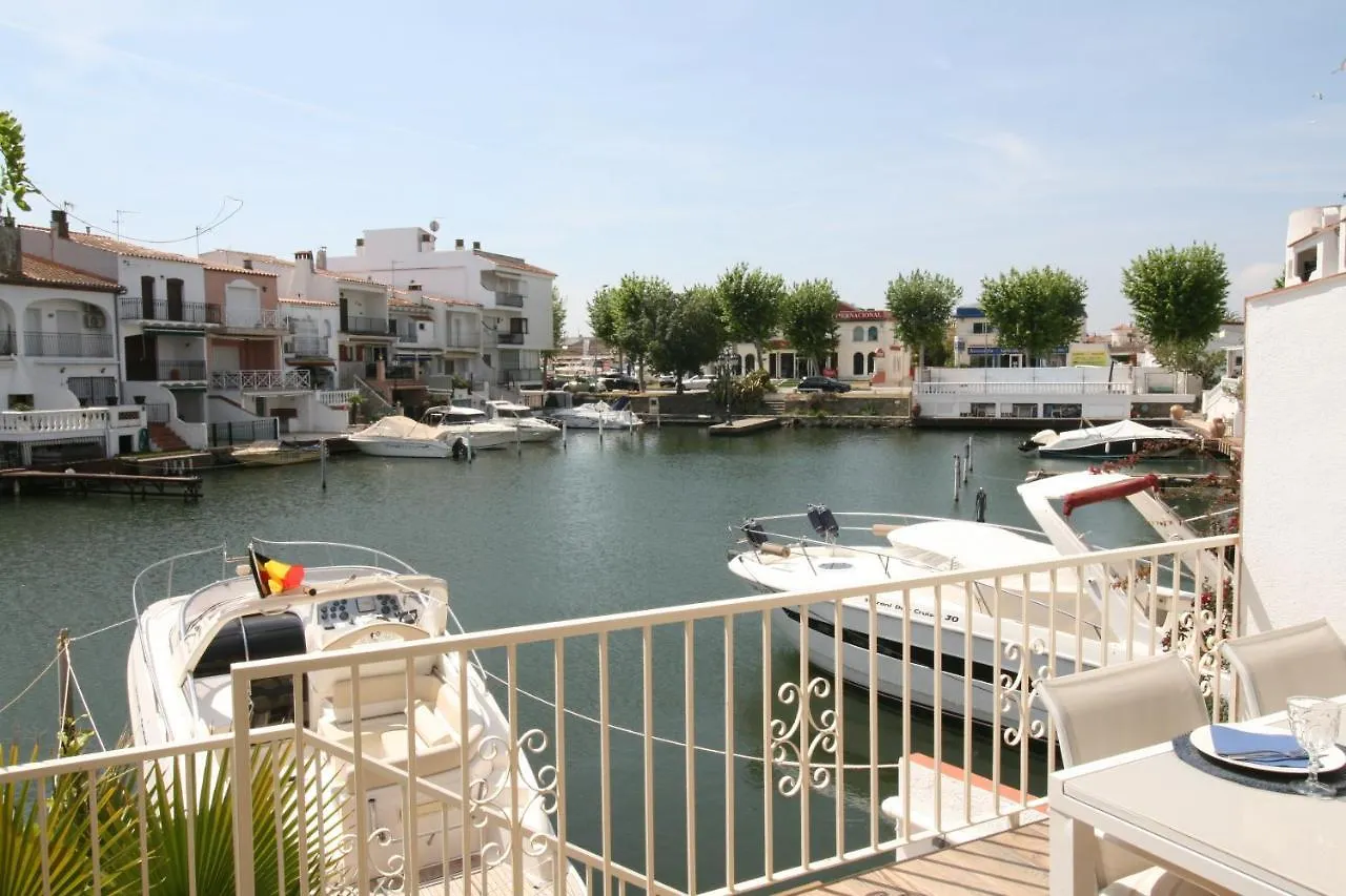 Casa Blue Port Banyuls Empuriabrava Villa