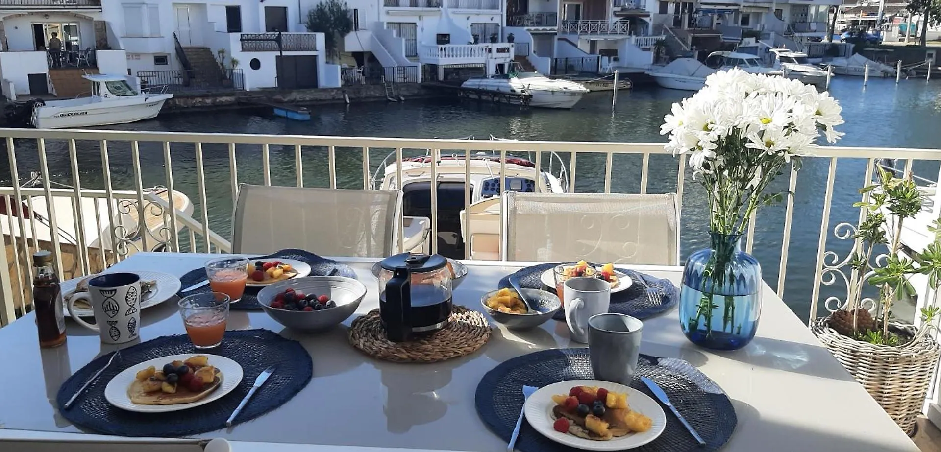 Casa Blue Port Banyuls Empuriabrava Villa